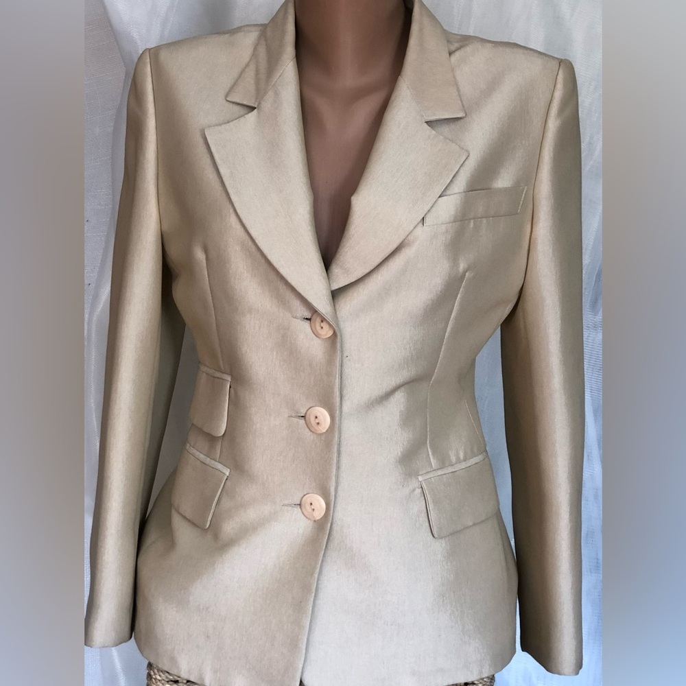 La City Paris, Elegant Cream Women's fitted Blazer
